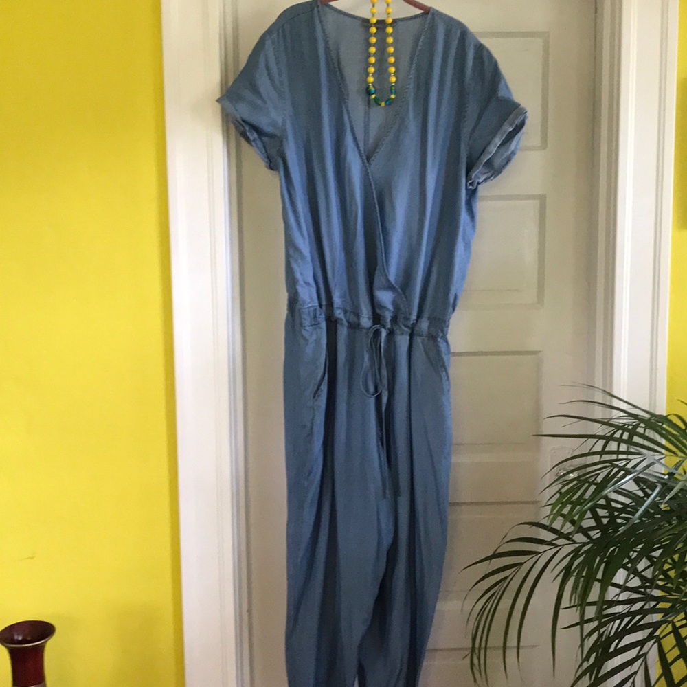 Jump suit